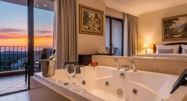 Compare Honeymoon Suite Offers: Systematic Evaluation Framework