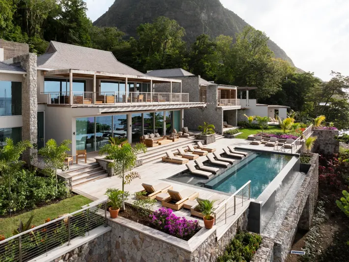 Luxury Honeymoon Resorts USA: Strategic Analysis & Guide